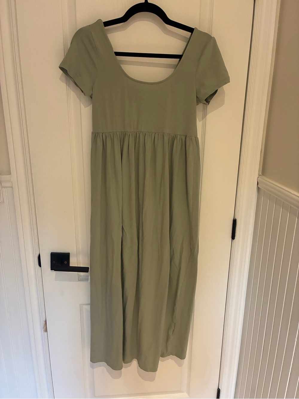 Maternity - Scoop Neck Short Sleeve Sage Green Midi Dress